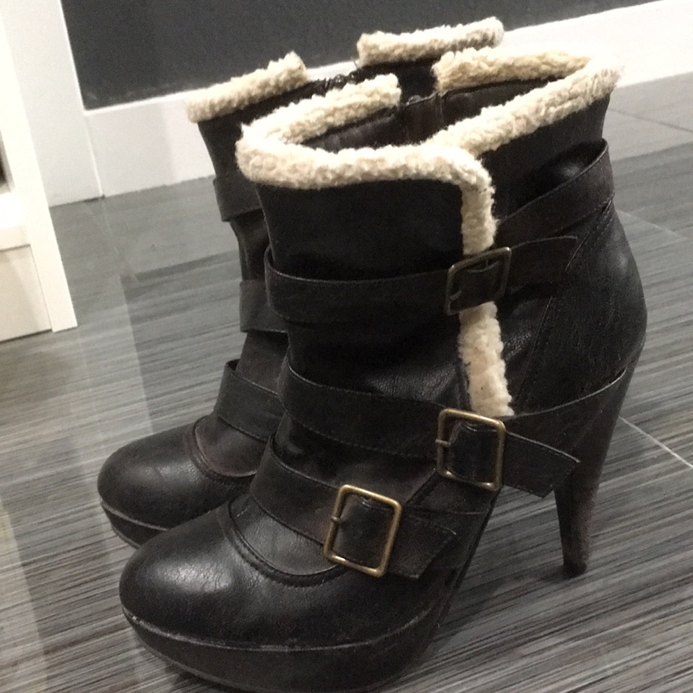 Booties - Picture 4 of 4